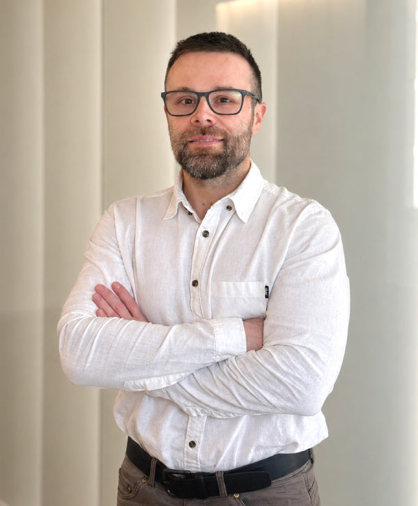 Dr. Álvaro Bustamante